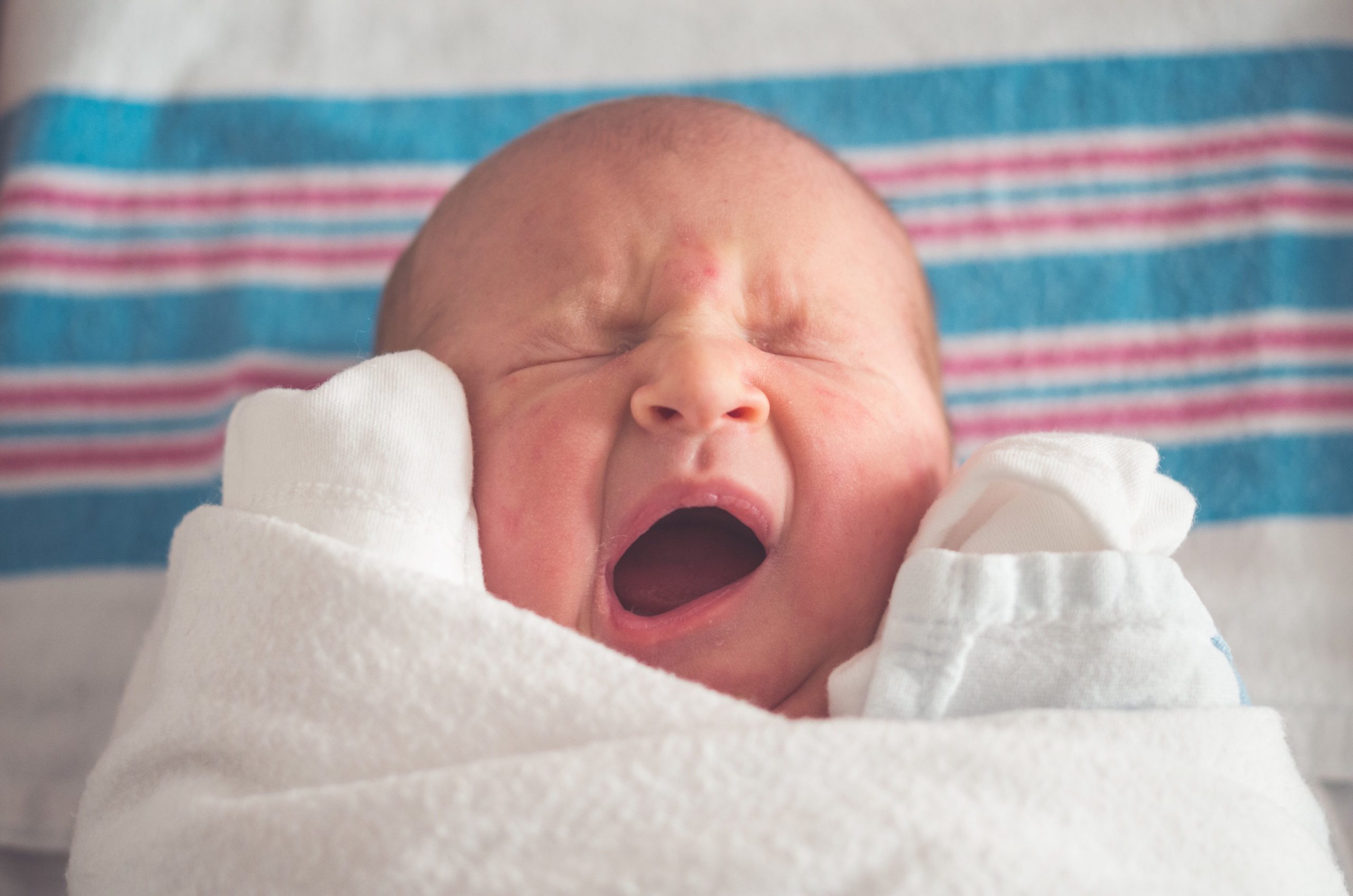 How to treat baby vomiting milk